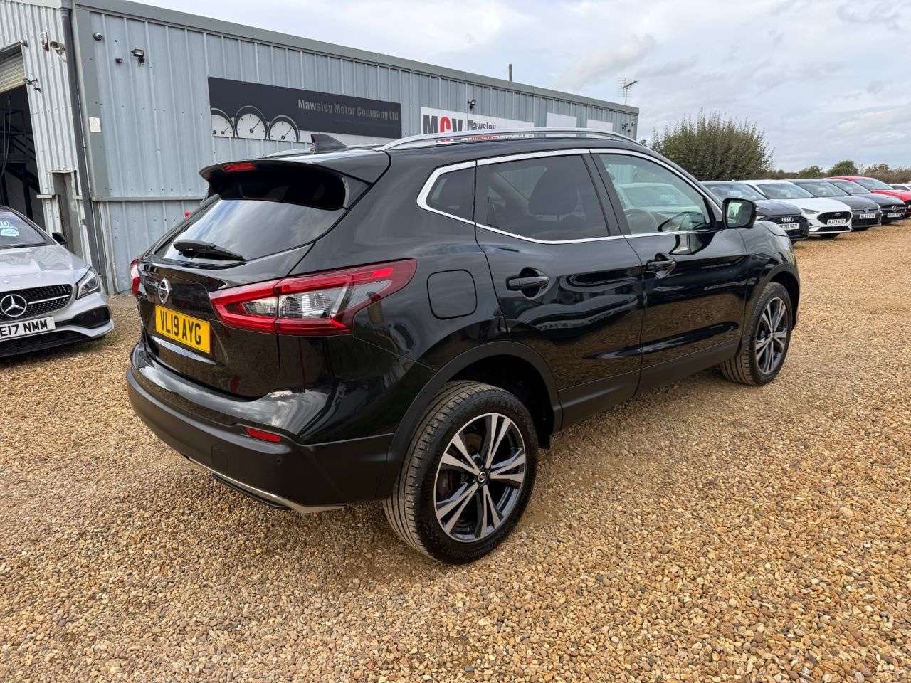 A 2019 NISSAN QASHQAI 1.3 DIG-T N-Connecta SUV 5dr Petrol Manual Euro 6 (s/s) (140 ps) A 2019 NISSAN QASHQAI 1.3 DIG-T N-Connecta SUV 5dr Petrol Manual Euro 6 (s/s) (140 ps)