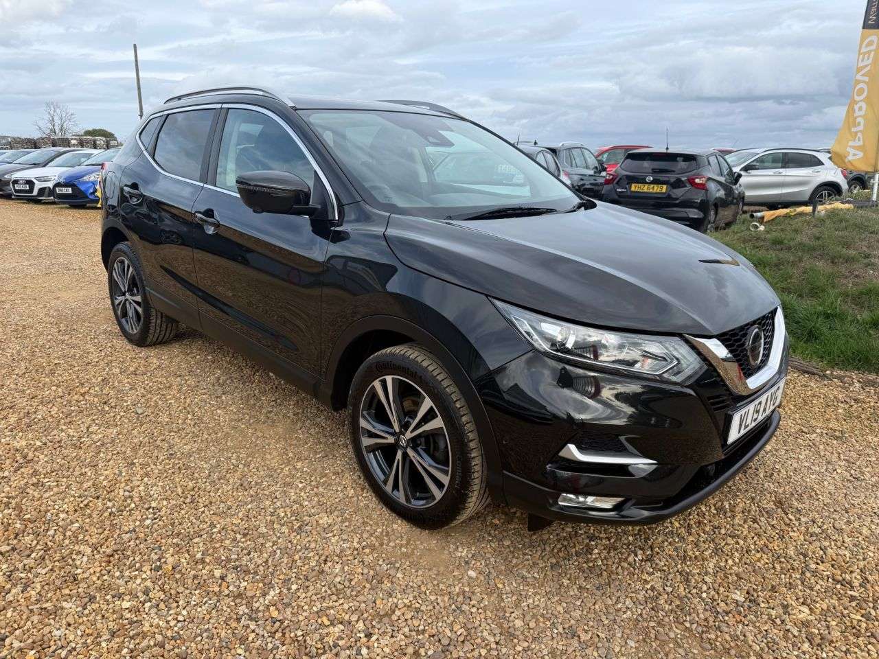 A 2019 NISSAN QASHQAI 1.3 DIG-T N-Connecta SUV 5dr Petrol Manual Euro 6 (s/s) (140 ps) A 2019 NISSAN QASHQAI 1.3 DIG-T N-Connecta SUV 5dr Petrol Manual Euro 6 (s/s) (140 ps)