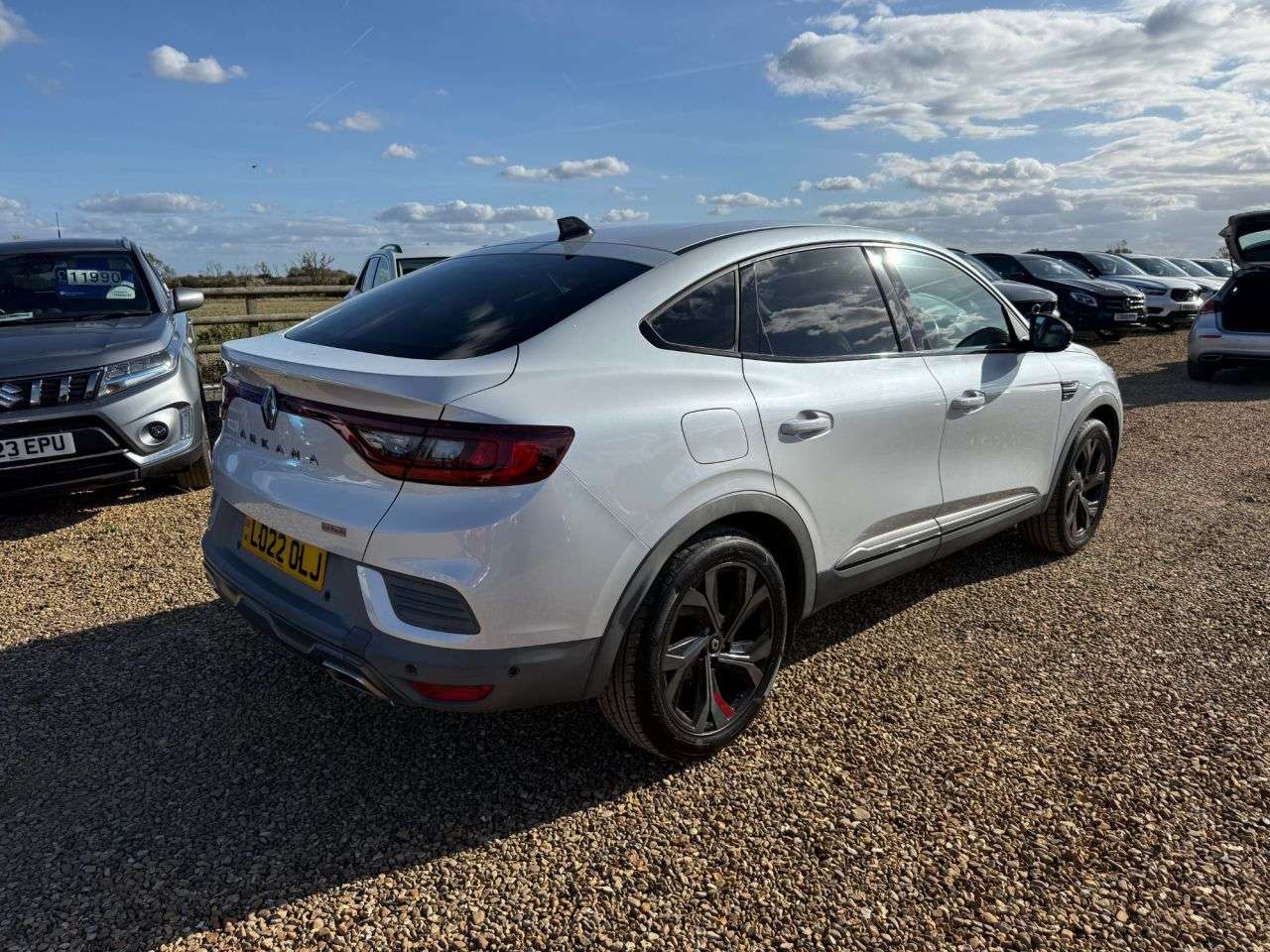 A 2022 RENAULT ARKANA 1.3 TCe MHEV r.s. line SUV 5dr Petrol EDC 2WD Euro 6 (s/s) (140 ps) A 2022 RENAULT ARKANA 1.3 TCe MHEV r.s. line SUV 5dr Petrol EDC 2WD Euro 6 (s/s) (140 ps)
