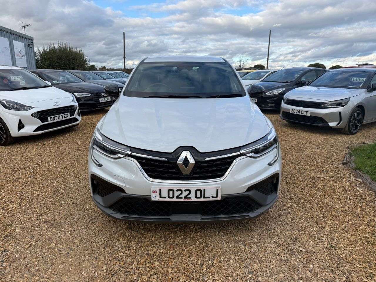 A 2022 RENAULT ARKANA 1.3 TCe MHEV r.s. line SUV 5dr Petrol EDC 2WD Euro 6 (s/s) (140 ps) A 2022 RENAULT ARKANA 1.3 TCe MHEV r.s. line SUV 5dr Petrol EDC 2WD Euro 6 (s/s) (140 ps)