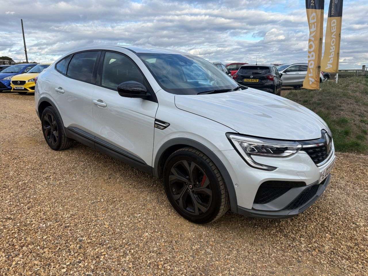 A 2022 RENAULT ARKANA 1.3 TCe MHEV r.s. line SUV 5dr Petrol EDC 2WD Euro 6 (s/s) (140 ps) A 2022 RENAULT ARKANA 1.3 TCe MHEV r.s. line SUV 5dr Petrol EDC 2WD Euro 6 (s/s) (140 ps)