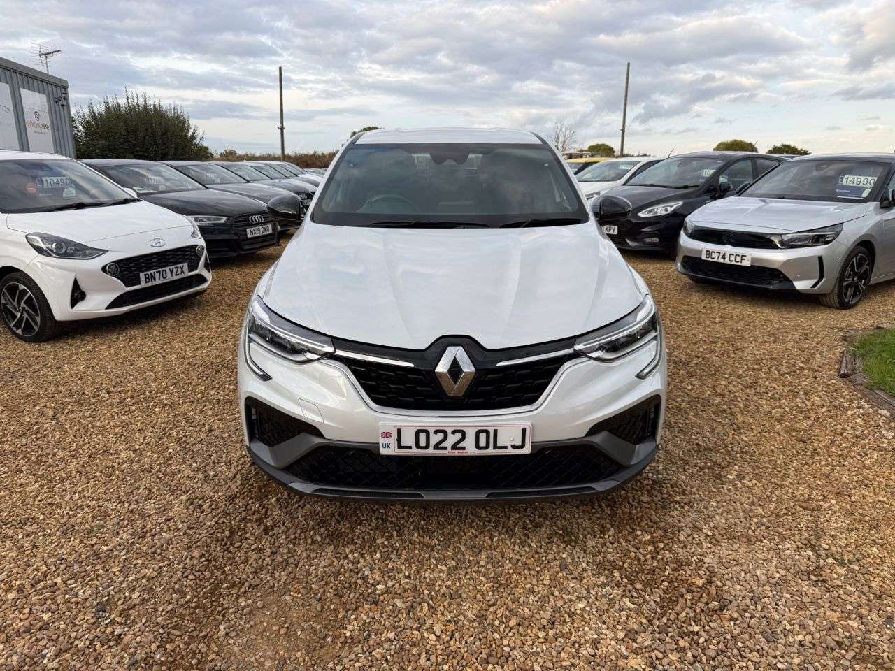 A 2022 RENAULT ARKANA 1.3 TCe MHEV r.s. line SUV 5dr Petrol EDC 2WD Euro 6 (s/s) (140 ps) A 2022 RENAULT ARKANA 1.3 TCe MHEV r.s. line SUV 5dr Petrol EDC 2WD Euro 6 (s/s) (140 ps)
