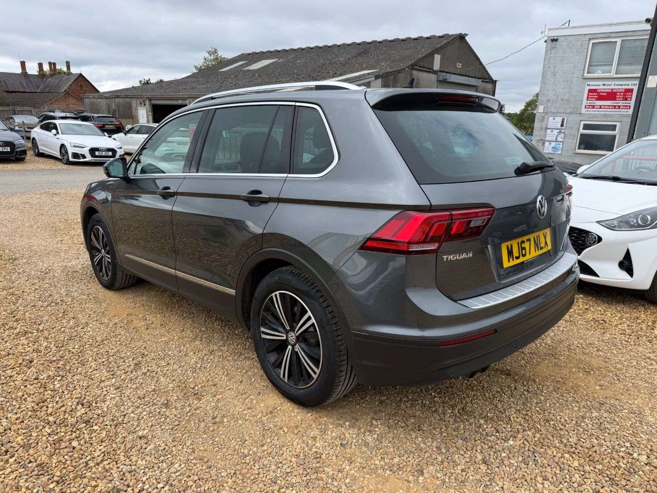 2017 VOLKSWAGEN TIGUAN 2017 VOLKSWAGEN TIGUAN