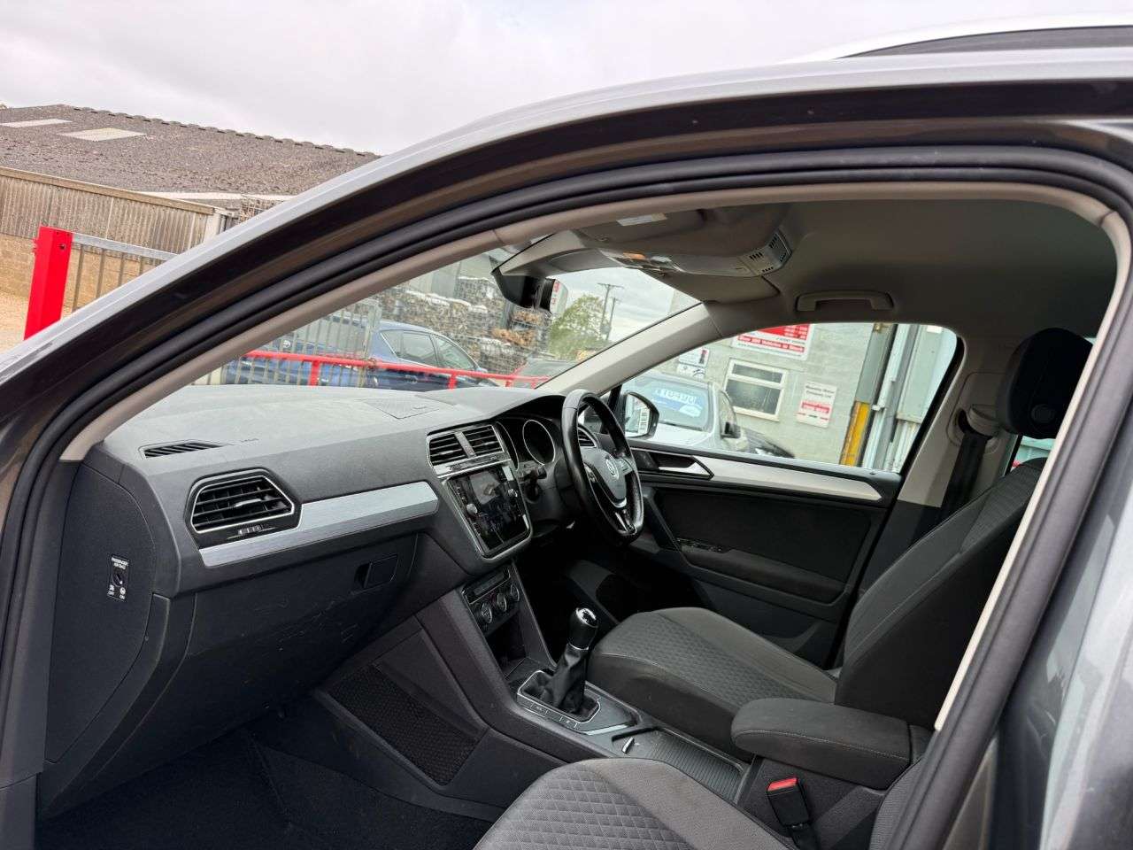 A 2017 VOLKSWAGEN TIGUAN 1.4 TSI SE SUV 5dr Petrol Manual Euro 6 (s/s) (150 ps) A 2017 VOLKSWAGEN TIGUAN 1.4 TSI SE SUV 5dr Petrol Manual Euro 6 (s/s) (150 ps)