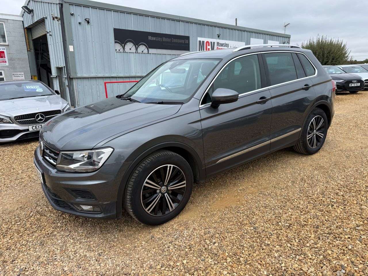2017 VOLKSWAGEN TIGUAN 2017 VOLKSWAGEN TIGUAN
