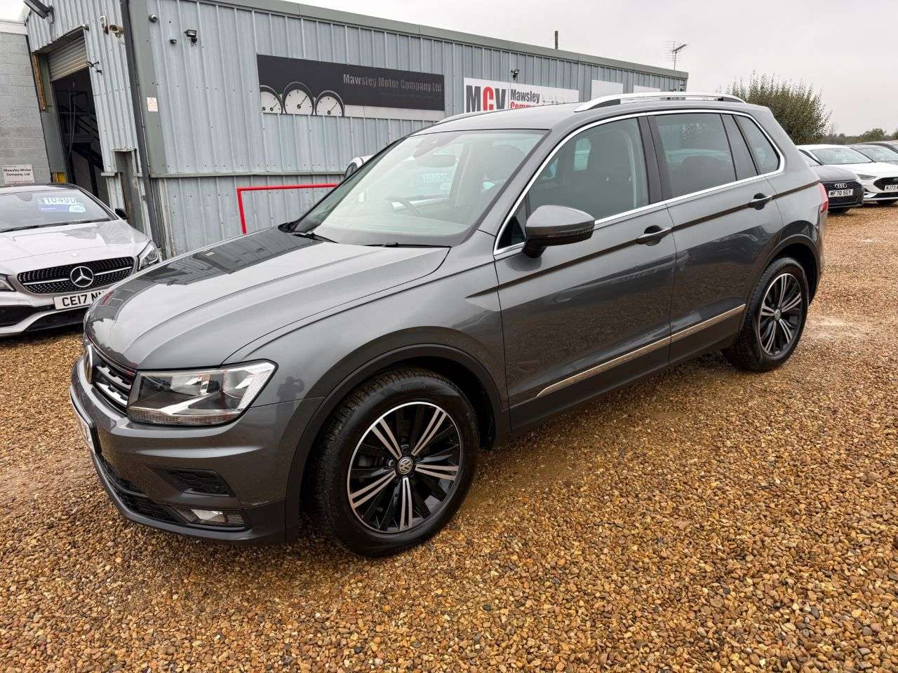 A 2017 VOLKSWAGEN TIGUAN 1.4 TSI SE SUV 5dr Petrol Manual Euro 6 (s/s) (150 ps) A 2017 VOLKSWAGEN TIGUAN 1.4 TSI SE SUV 5dr Petrol Manual Euro 6 (s/s) (150 ps)