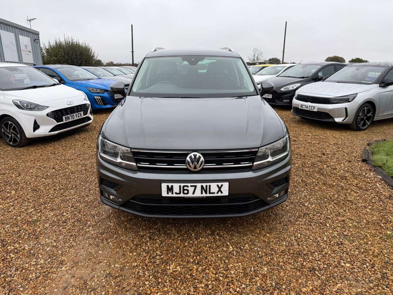 A 2017 VOLKSWAGEN TIGUAN 1.4 TSI SE SUV 5dr Petrol Manual Euro 6 (s/s) (150 ps) A 2017 VOLKSWAGEN TIGUAN 1.4 TSI SE SUV 5dr Petrol Manual Euro 6 (s/s) (150 ps)