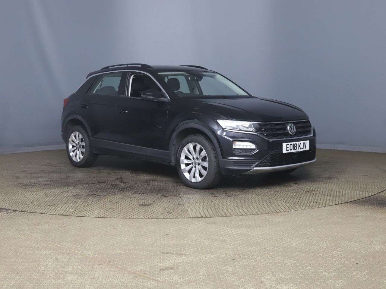 A 2018 VOLKSWAGEN T-ROC 1.5 TSI EVO SE SUV 5dr Petrol Manual Euro 6 (s/s) (150 ps) A 2018 VOLKSWAGEN T-ROC 1.5 TSI EVO SE SUV 5dr Petrol Manual Euro 6 (s/s) (150 ps)