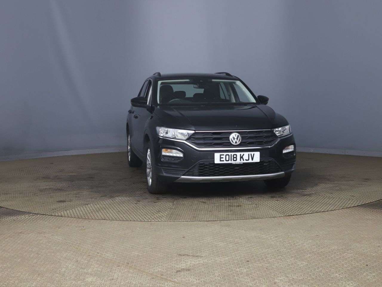 A 2018 VOLKSWAGEN T-ROC 1.5 TSI EVO SE SUV 5dr Petrol Manual Euro 6 (s/s) (150 ps) A 2018 VOLKSWAGEN T-ROC 1.5 TSI EVO SE SUV 5dr Petrol Manual Euro 6 (s/s) (150 ps)