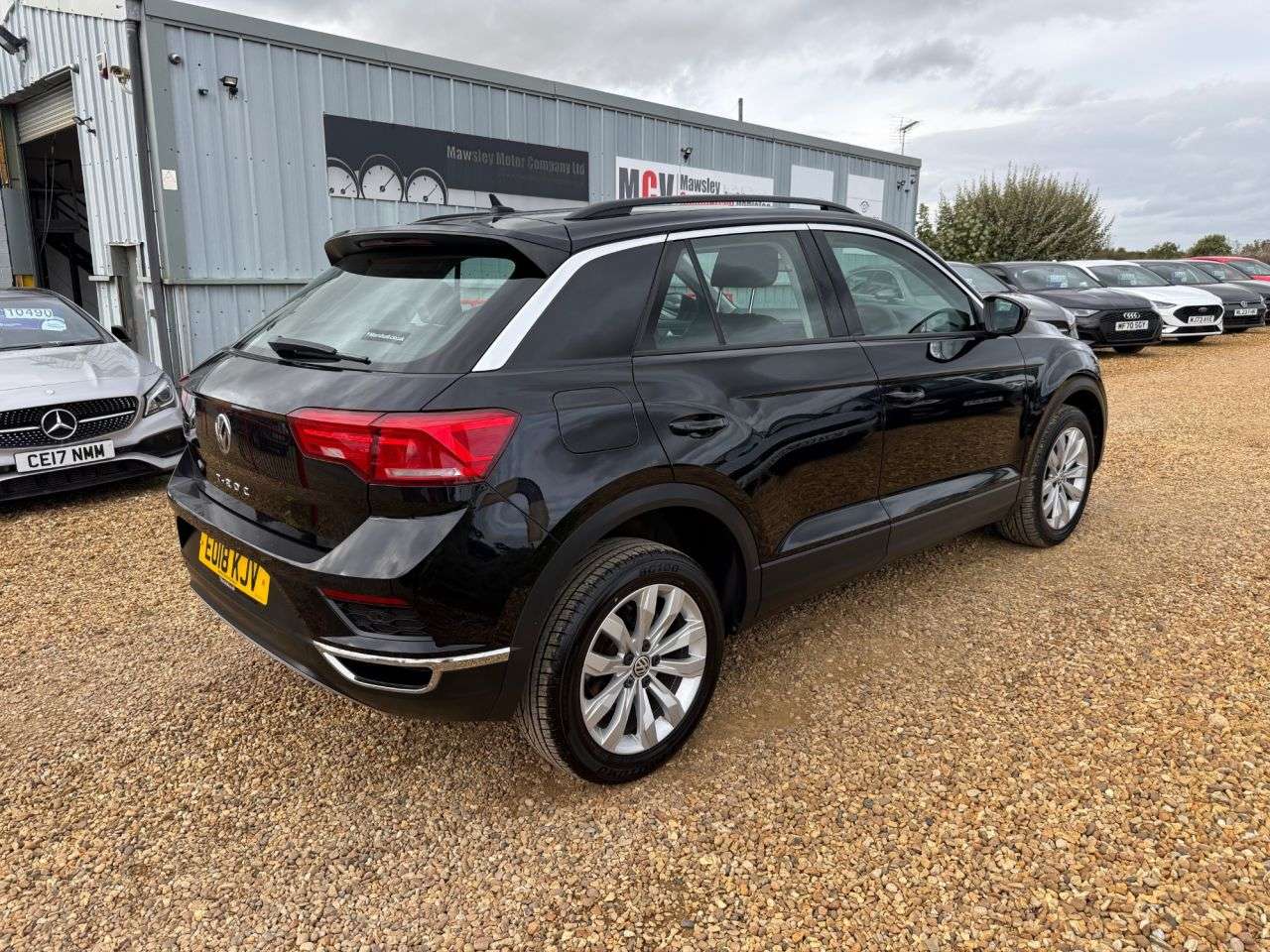 A 2018 VOLKSWAGEN T-ROC 1.5 TSI EVO SE SUV 5dr Petrol Manual Euro 6 (s/s) (150 ps) A 2018 VOLKSWAGEN T-ROC 1.5 TSI EVO SE SUV 5dr Petrol Manual Euro 6 (s/s) (150 ps)