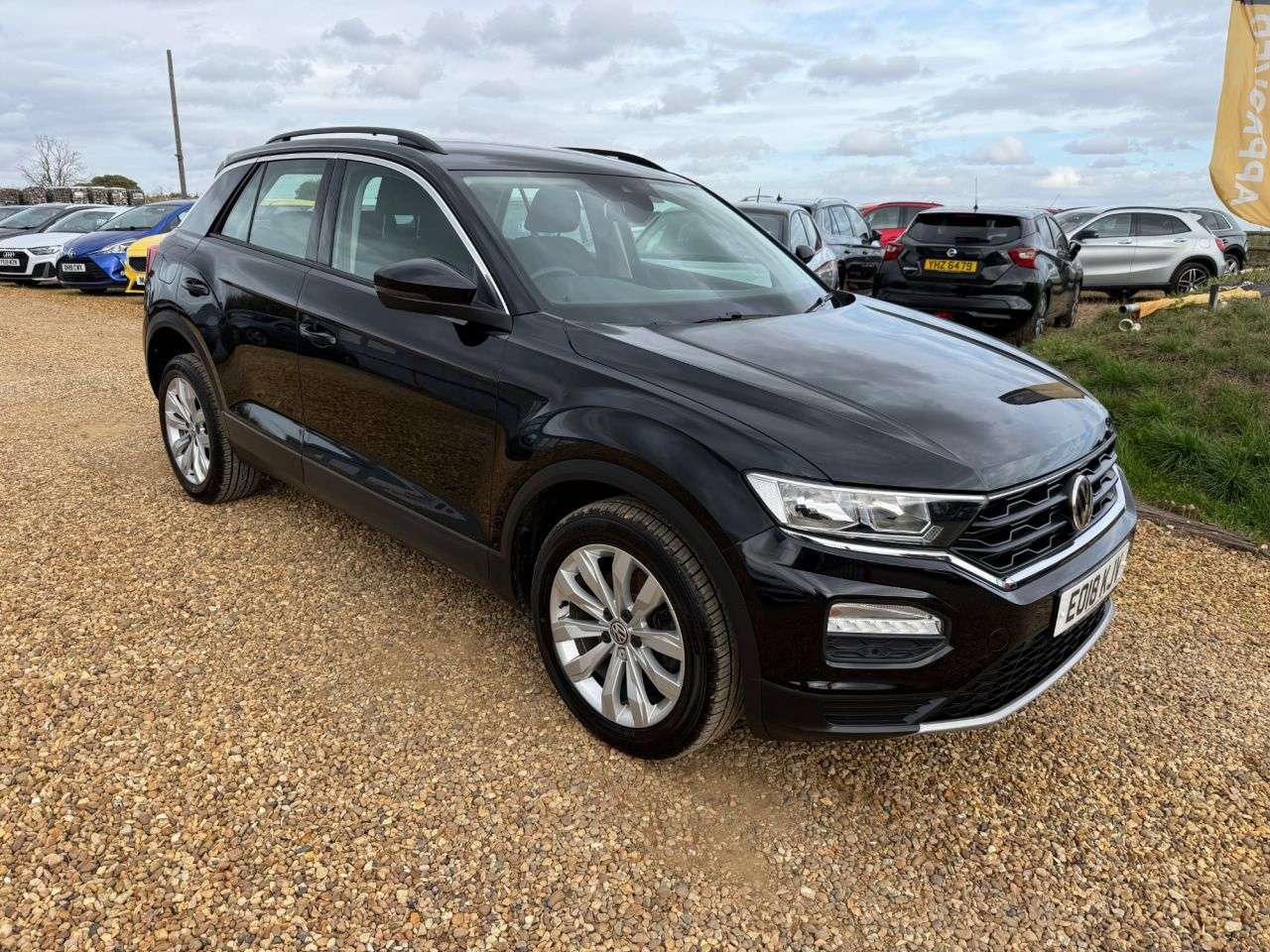 A 2018 VOLKSWAGEN T-ROC 1.5 TSI EVO SE SUV 5dr Petrol Manual Euro 6 (s/s) (150 ps) A 2018 VOLKSWAGEN T-ROC 1.5 TSI EVO SE SUV 5dr Petrol Manual Euro 6 (s/s) (150 ps)