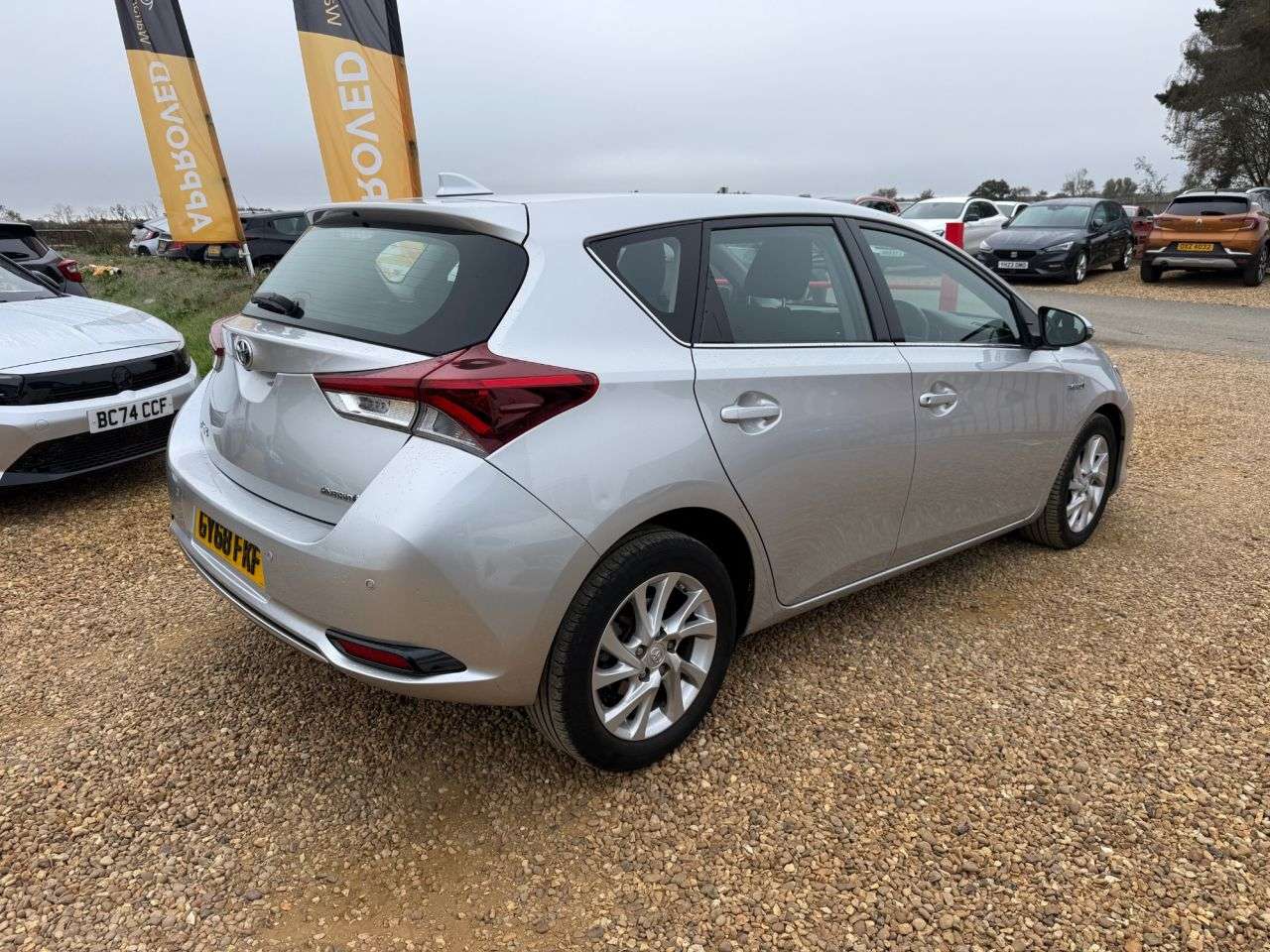 A 2019 TOYOTA AURIS 1.8 VVT-h Icon Tech Hatchback 5dr Petrol Hybrid CVT Euro 6 (s/s) (136 ps) A 2019 TOYOTA AURIS 1.8 VVT-h Icon Tech Hatchback 5dr Petrol Hybrid CVT Euro 6 (s/s) (136 ps)