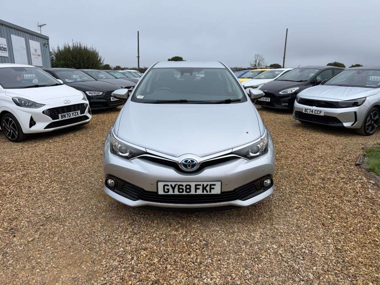 A 2019 TOYOTA AURIS 1.8 VVT-h Icon Tech Hatchback 5dr Petrol Hybrid CVT Euro 6 (s/s) (136 ps) A 2019 TOYOTA AURIS 1.8 VVT-h Icon Tech Hatchback 5dr Petrol Hybrid CVT Euro 6 (s/s) (136 ps)