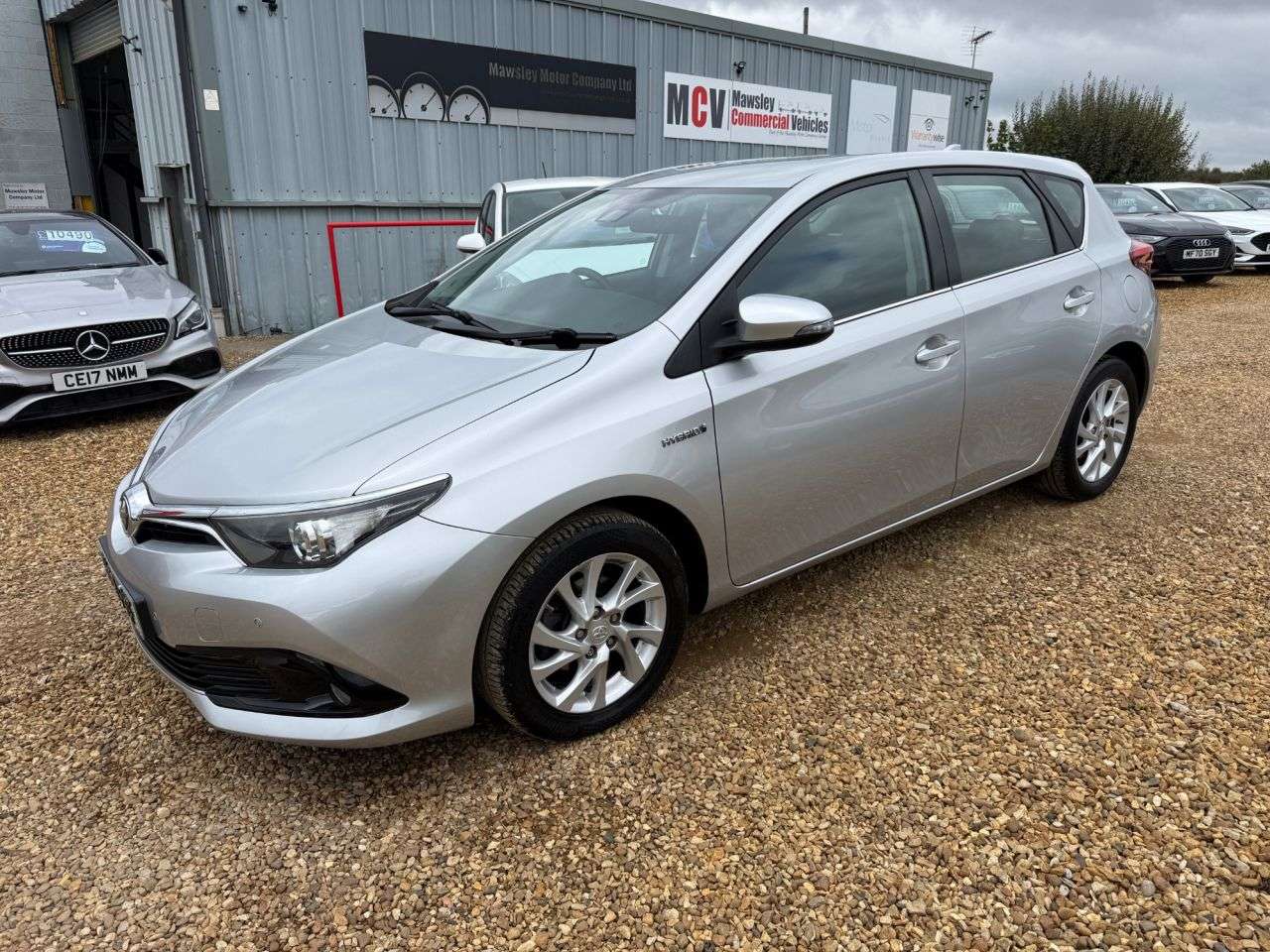 A 2019 TOYOTA AURIS 1.8 VVT-h Icon Tech Hatchback 5dr Petrol Hybrid CVT Euro 6 (s/s) (136 ps) A 2019 TOYOTA AURIS 1.8 VVT-h Icon Tech Hatchback 5dr Petrol Hybrid CVT Euro 6 (s/s) (136 ps)