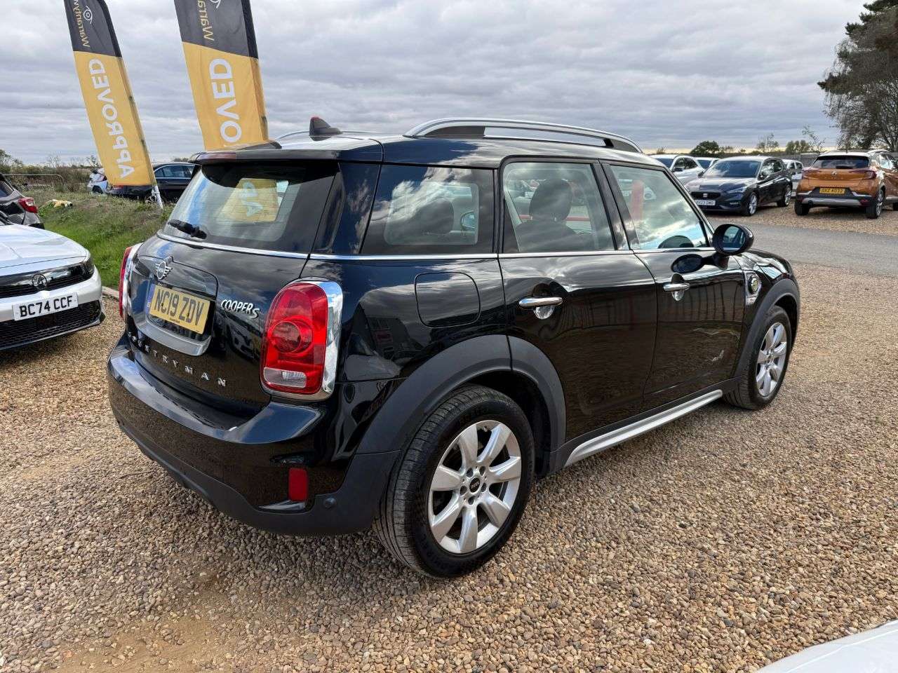 A 2019 MINI COUNTRYMAN 1.5 7.6kWh GPF Cooper SE SUV 5dr Petrol Plug-in Hybrid Auto ALL4 Euro 6 (s/ A 2019 MINI COUNTRYMAN 1.5 7.6kWh GPF Cooper SE SUV 5dr Petrol Plug-in Hybrid Auto ALL4 Euro 6 (s/