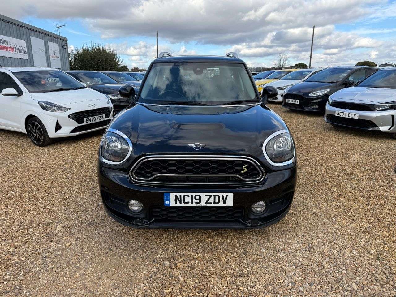 A 2019 MINI COUNTRYMAN 1.5 7.6kWh GPF Cooper SE SUV 5dr Petrol Plug-in Hybrid Auto ALL4 Euro 6 (s/ A 2019 MINI COUNTRYMAN 1.5 7.6kWh GPF Cooper SE SUV 5dr Petrol Plug-in Hybrid Auto ALL4 Euro 6 (s/