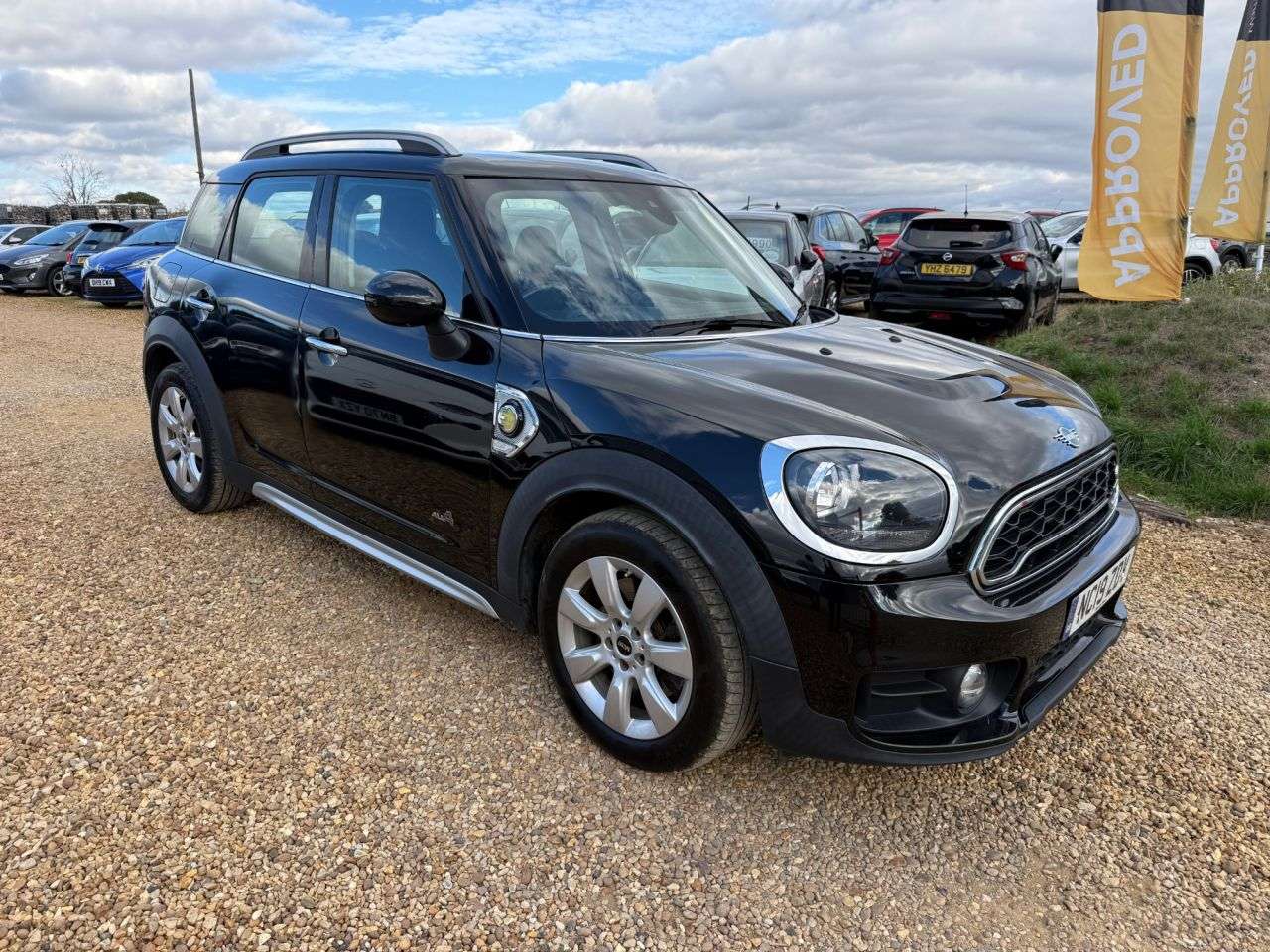 A 2019 MINI COUNTRYMAN 1.5 7.6kWh GPF Cooper SE SUV 5dr Petrol Plug-in Hybrid Auto ALL4 Euro 6 (s/ A 2019 MINI COUNTRYMAN 1.5 7.6kWh GPF Cooper SE SUV 5dr Petrol Plug-in Hybrid Auto ALL4 Euro 6 (s/