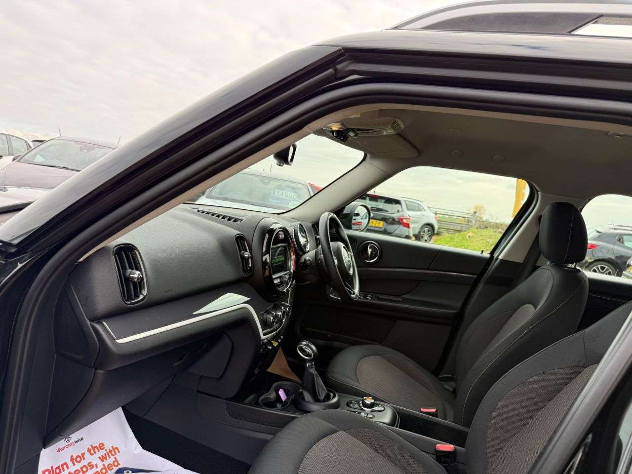 A 2019 MINI COUNTRYMAN 1.5 7.6kWh GPF Cooper SE SUV 5dr Petrol Plug-in Hybrid Auto ALL4 Euro 6 (s/ A 2019 MINI COUNTRYMAN 1.5 7.6kWh GPF Cooper SE SUV 5dr Petrol Plug-in Hybrid Auto ALL4 Euro 6 (s/