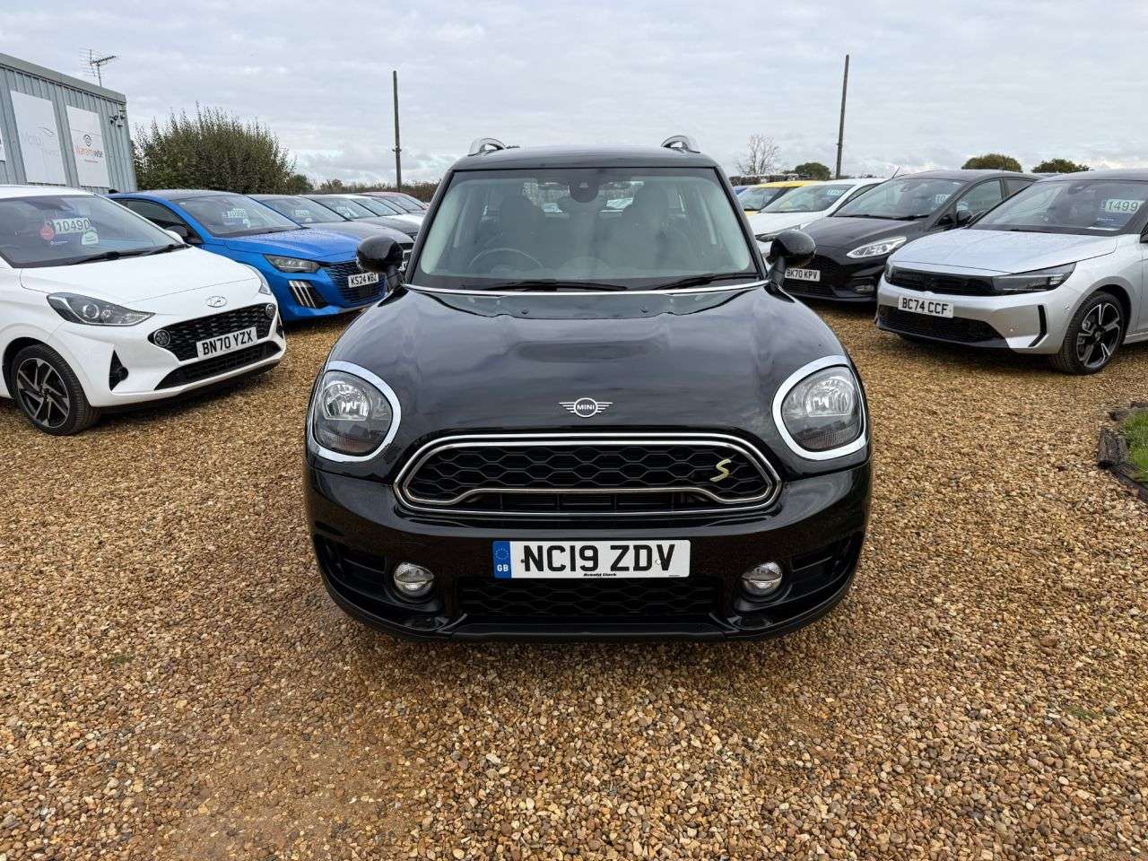 A 2019 MINI COUNTRYMAN 1.5 7.6kWh GPF Cooper SE SUV 5dr Petrol Plug-in Hybrid Auto ALL4 Euro 6 (s/ A 2019 MINI COUNTRYMAN 1.5 7.6kWh GPF Cooper SE SUV 5dr Petrol Plug-in Hybrid Auto ALL4 Euro 6 (s/