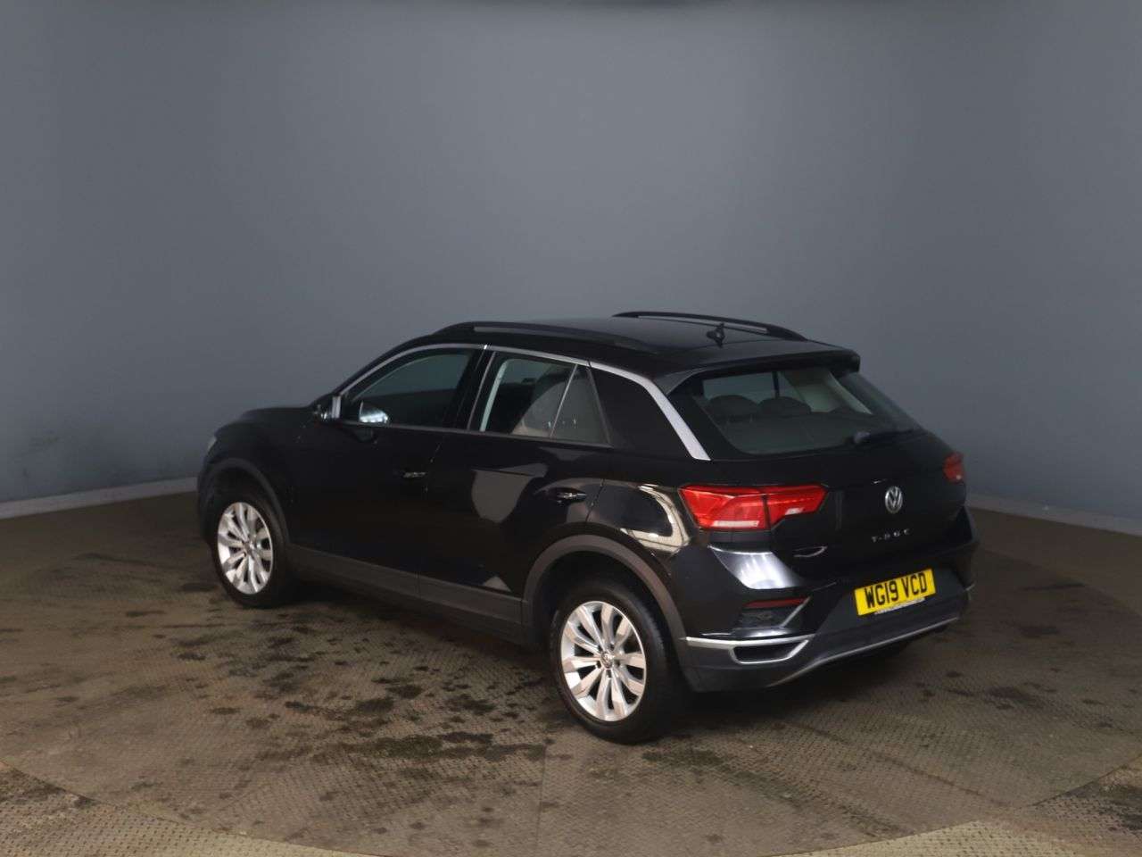 A 2019 VOLKSWAGEN T-ROC 1.6 TDI SE SUV 5dr Diesel Manual Euro 6 (s/s) (115 ps) A 2019 VOLKSWAGEN T-ROC 1.6 TDI SE SUV 5dr Diesel Manual Euro 6 (s/s) (115 ps)