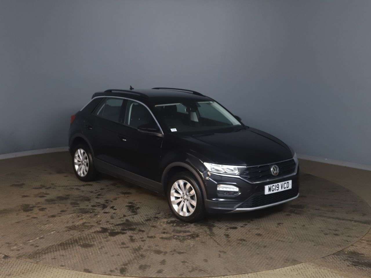 A 2019 VOLKSWAGEN T-ROC 1.6 TDI SE SUV 5dr Diesel Manual Euro 6 (s/s) (115 ps) A 2019 VOLKSWAGEN T-ROC 1.6 TDI SE SUV 5dr Diesel Manual Euro 6 (s/s) (115 ps)