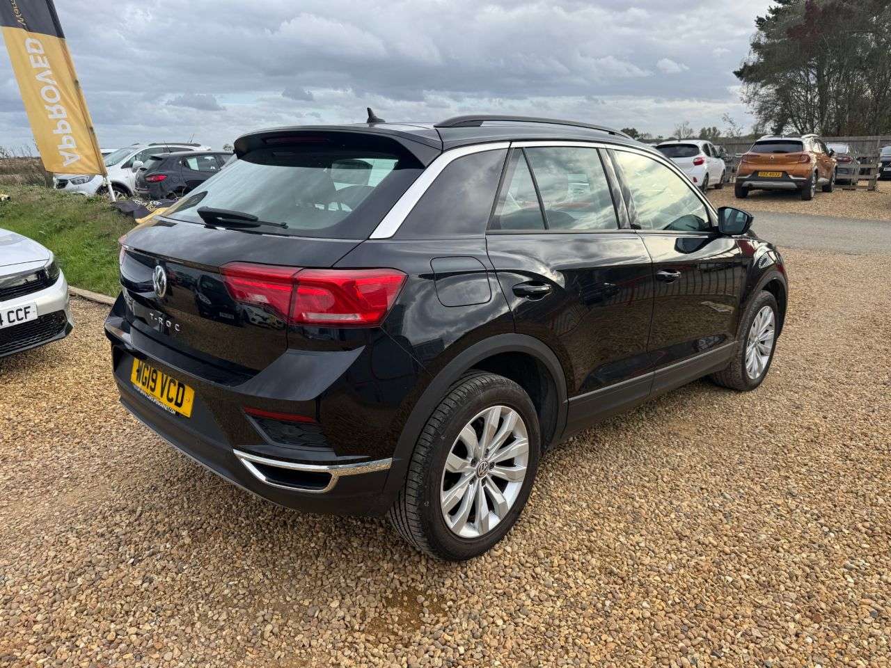 A 2019 VOLKSWAGEN T-ROC 1.6 TDI SE SUV 5dr Diesel Manual Euro 6 (s/s) (115 ps) A 2019 VOLKSWAGEN T-ROC 1.6 TDI SE SUV 5dr Diesel Manual Euro 6 (s/s) (115 ps)