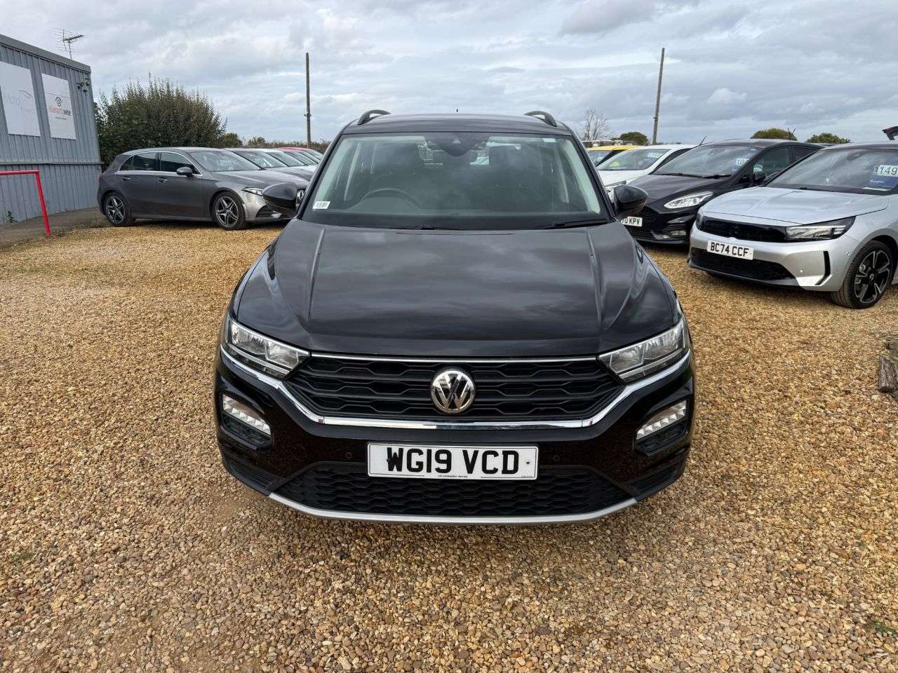 A 2019 VOLKSWAGEN T-ROC 1.6 TDI SE SUV 5dr Diesel Manual Euro 6 (s/s) (115 ps) A 2019 VOLKSWAGEN T-ROC 1.6 TDI SE SUV 5dr Diesel Manual Euro 6 (s/s) (115 ps)