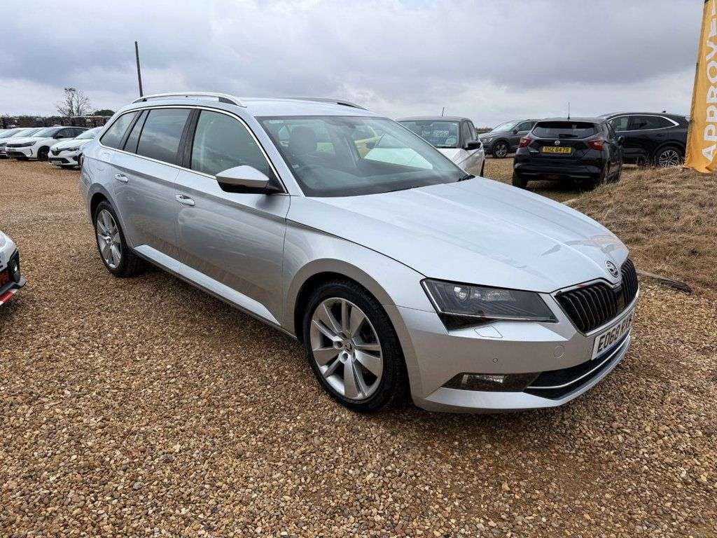 A 2018 SKODA SUPERB 2.0 TDI SE L Executive Estate 5dr Diesel Manual Euro 6 (s/s) (150 ps) A 2018 SKODA SUPERB 2.0 TDI SE L Executive Estate 5dr Diesel Manual Euro 6 (s/s) (150 ps)