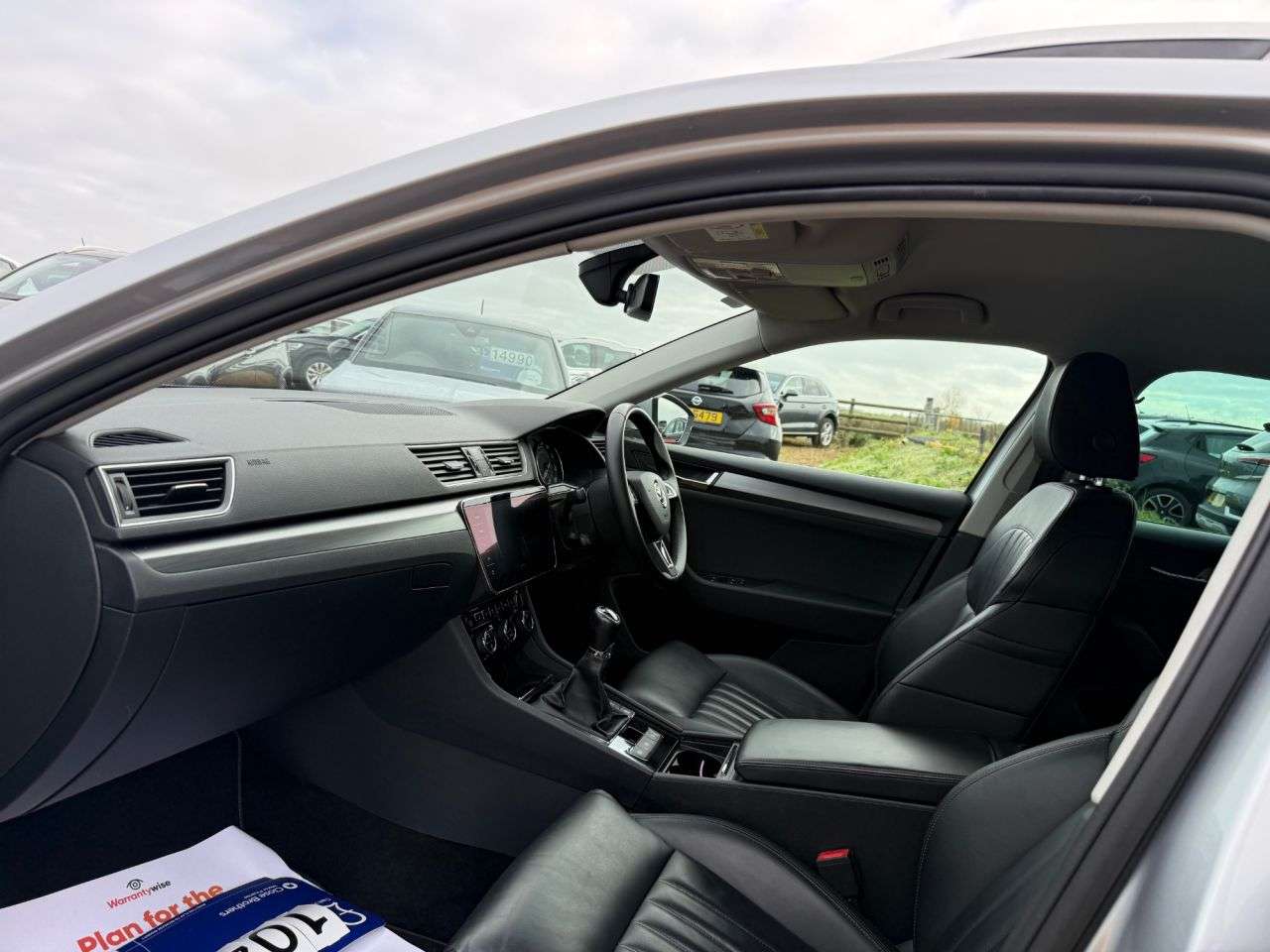 A 2018 SKODA SUPERB 2.0 TDI SE L Executive Estate 5dr Diesel Manual Euro 6 (s/s) (150 ps) A 2018 SKODA SUPERB 2.0 TDI SE L Executive Estate 5dr Diesel Manual Euro 6 (s/s) (150 ps)
