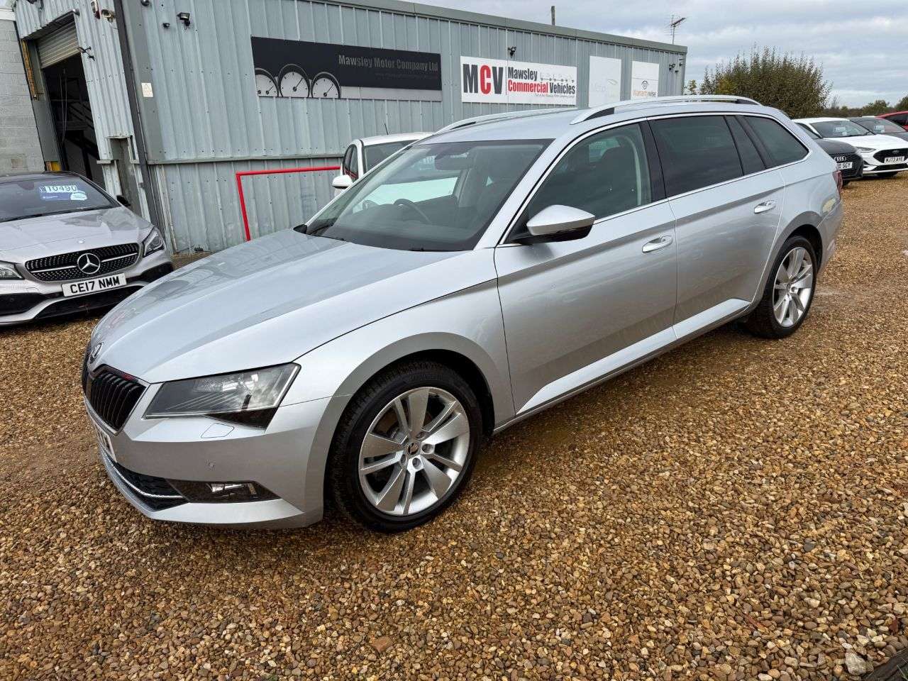 A 2018 SKODA SUPERB 2.0 TDI SE L Executive Estate 5dr Diesel Manual Euro 6 (s/s) (150 ps) A 2018 SKODA SUPERB 2.0 TDI SE L Executive Estate 5dr Diesel Manual Euro 6 (s/s) (150 ps)