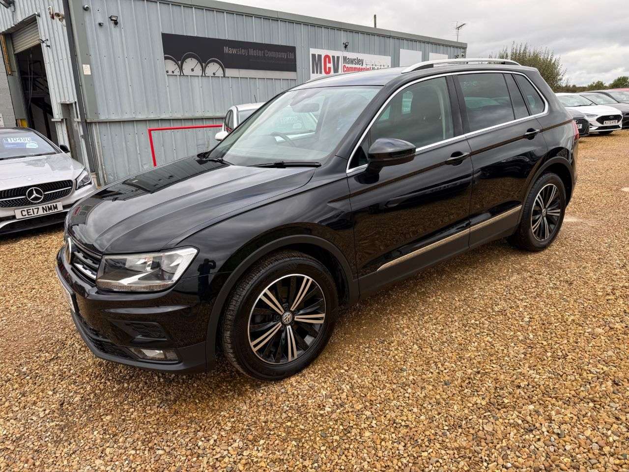 A 2018 VOLKSWAGEN TIGUAN 1.4 TSI SE Navigation SUV 5dr Petrol Manual Euro 6 (s/s) (125 ps) A 2018 VOLKSWAGEN TIGUAN 1.4 TSI SE Navigation SUV 5dr Petrol Manual Euro 6 (s/s) (125 ps)