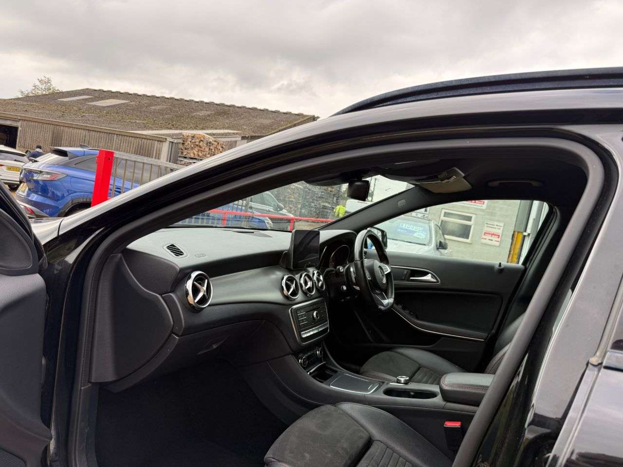 A 2017 MERCEDES-BENZ GLA 2.1 GLA220d AMG Line (Premium) SUV 5dr Diesel 7G-DCT 4MATIC Euro 6 (s/s) (1 A 2017 MERCEDES-BENZ GLA 2.1 GLA220d AMG Line (Premium) SUV 5dr Diesel 7G-DCT 4MATIC Euro 6 (s/s) (1