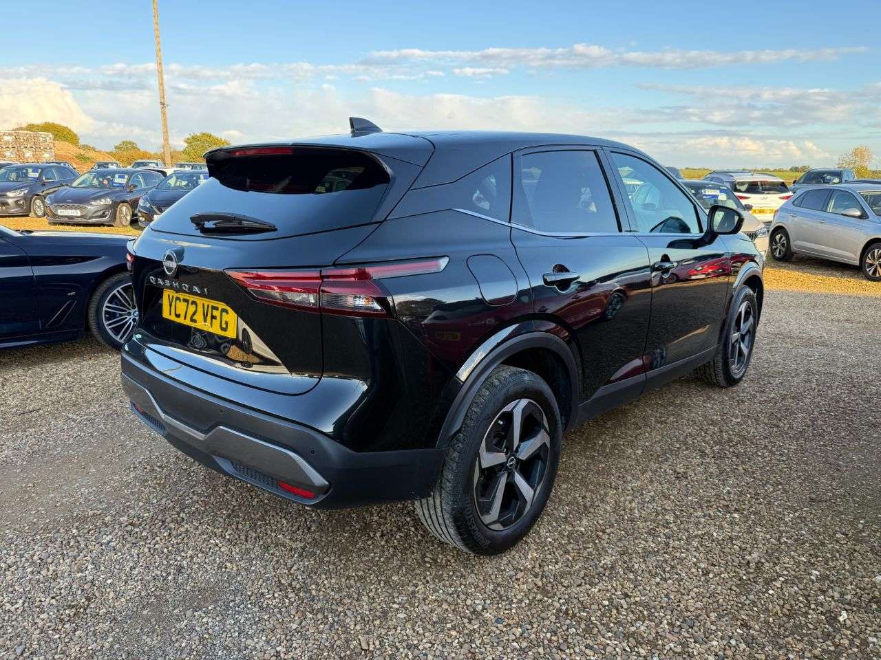 A 2022 NISSAN QASHQAI 1.3 DIG-T MHEV N-Connecta SUV 5dr Petrol Hybrid Manual Euro 6 (s/s) (140 ps A 2022 NISSAN QASHQAI 1.3 DIG-T MHEV N-Connecta SUV 5dr Petrol Hybrid Manual Euro 6 (s/s) (140 ps