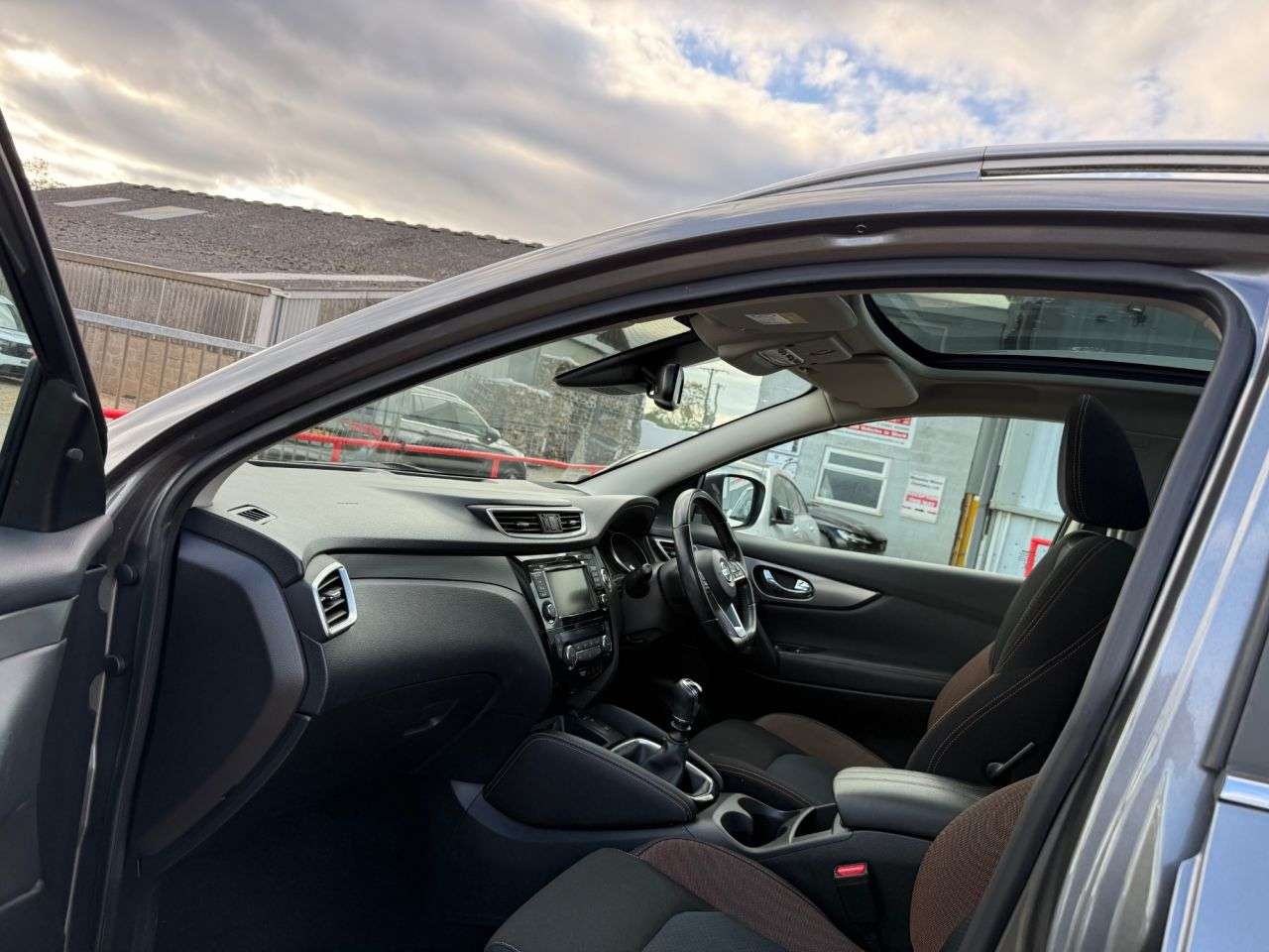 A 2019 NISSAN QASHQAI 1.3 DIG-T N-Motion SUV 5dr Petrol Manual Euro 6 (s/s) (140 ps) A 2019 NISSAN QASHQAI 1.3 DIG-T N-Motion SUV 5dr Petrol Manual Euro 6 (s/s) (140 ps)