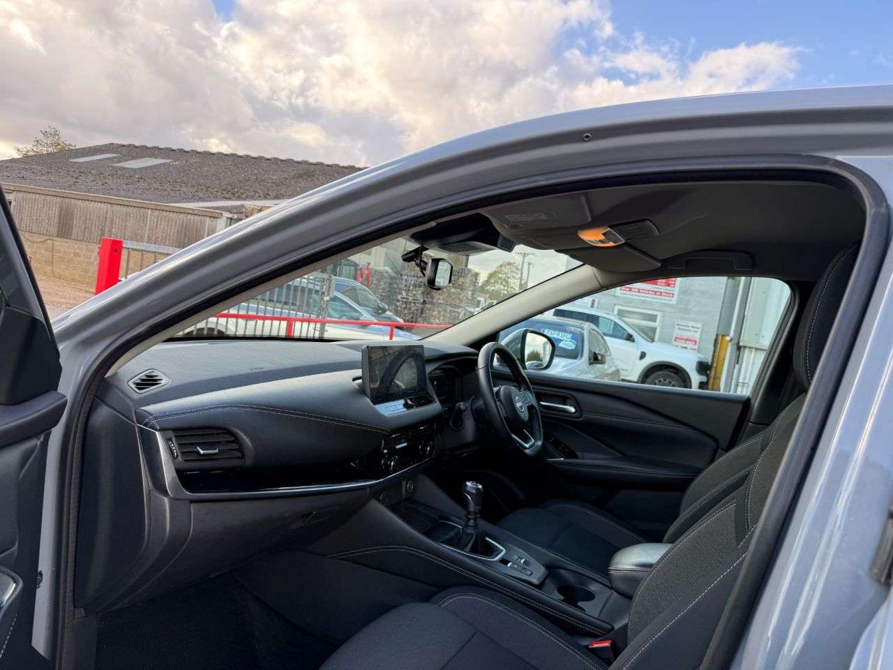 A 2022 NISSAN QASHQAI 1.3 DIG-T MHEV N-Connecta SUV 5dr Petrol Hybrid Manual Euro 6 (s/s) (140 ps A 2022 NISSAN QASHQAI 1.3 DIG-T MHEV N-Connecta SUV 5dr Petrol Hybrid Manual Euro 6 (s/s) (140 ps