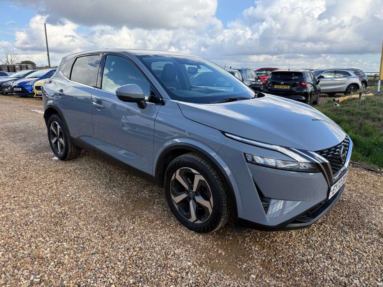 A 2022 NISSAN QASHQAI 1.3 DIG-T MHEV N-Connecta SUV 5dr Petrol Hybrid Manual Euro 6 (s/s) (140 ps A 2022 NISSAN QASHQAI 1.3 DIG-T MHEV N-Connecta SUV 5dr Petrol Hybrid Manual Euro 6 (s/s) (140 ps