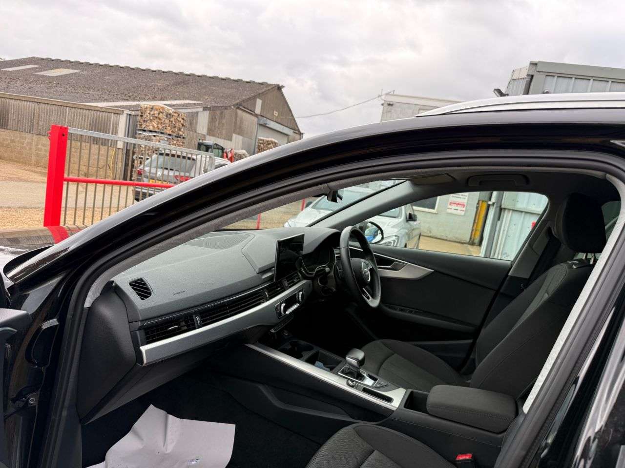 A 2023 AUDI A4 AVANT 2.0 TDI 35 Technik Estate 5dr Diesel S Tronic Euro 6 (s/s) (163 ps) A 2023 AUDI A4 AVANT 2.0 TDI 35 Technik Estate 5dr Diesel S Tronic Euro 6 (s/s) (163 ps)