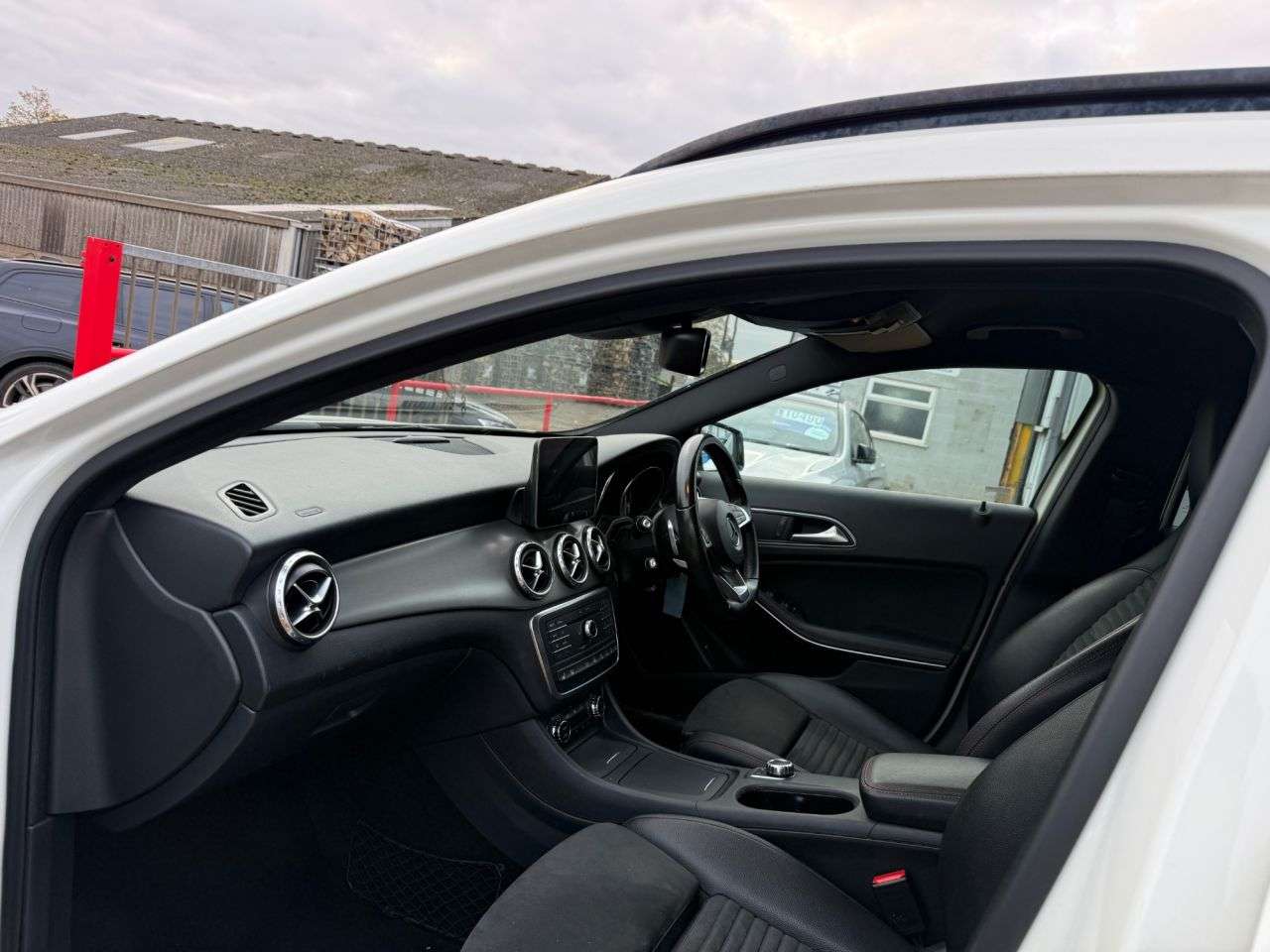 A 2016 MERCEDES-BENZ GLA 2.1 GLA220d AMG Line (Premium) SUV 5dr Diesel 7G-DCT 4MATIC Euro 6 (s/s) (1 A 2016 MERCEDES-BENZ GLA 2.1 GLA220d AMG Line (Premium) SUV 5dr Diesel 7G-DCT 4MATIC Euro 6 (s/s) (1