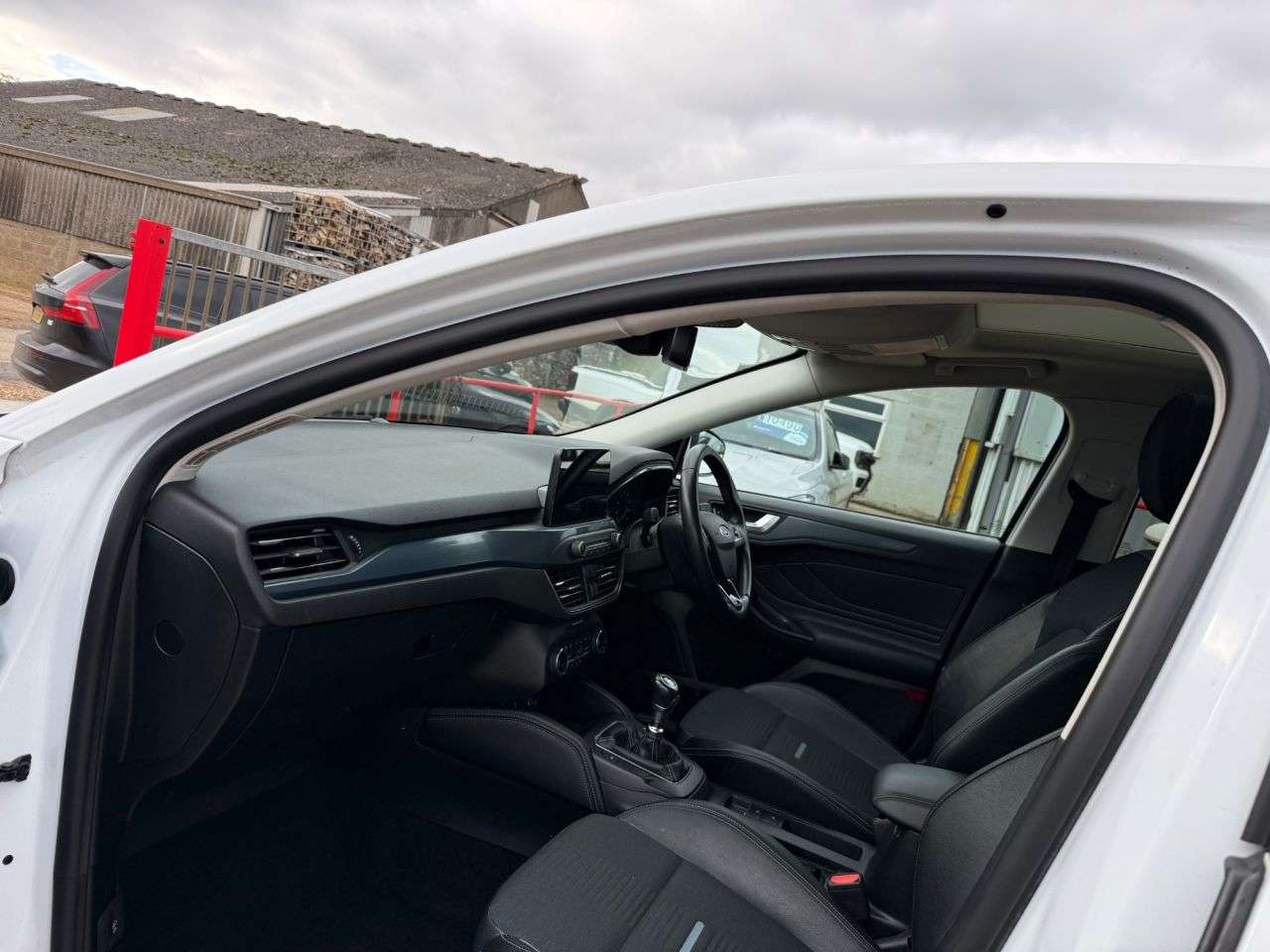 A 2019 FORD FOCUS 1.0T EcoBoost Active X Hatchback 5dr Petrol Manual Euro 6 (s/s) (125 ps) A 2019 FORD FOCUS 1.0T EcoBoost Active X Hatchback 5dr Petrol Manual Euro 6 (s/s) (125 ps)