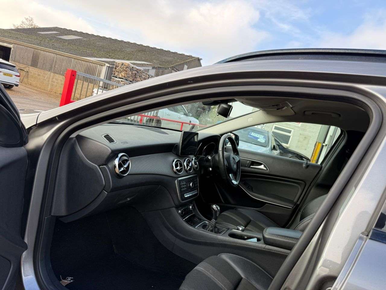 A 2019 MERCEDES-BENZ GLA 1.6 GLA180 Urban Edition SUV 5dr Petrol Manual Euro 6 (s/s) (122 ps) A 2019 MERCEDES-BENZ GLA 1.6 GLA180 Urban Edition SUV 5dr Petrol Manual Euro 6 (s/s) (122 ps)