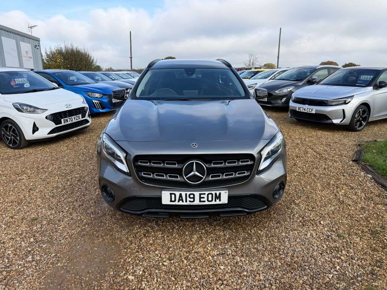 A 2019 MERCEDES-BENZ GLA 1.6 GLA180 Urban Edition SUV 5dr Petrol Manual Euro 6 (s/s) (122 ps) A 2019 MERCEDES-BENZ GLA 1.6 GLA180 Urban Edition SUV 5dr Petrol Manual Euro 6 (s/s) (122 ps)