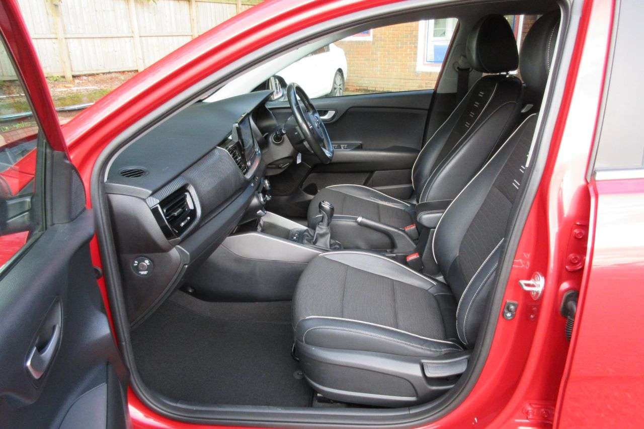 A 2021 KIA STONIC 1.0 T-GDi MHEV GT-Line SUV 5dr Petrol Hybrid Manual Euro 6 (s/s) (118 bhp) A 2021 KIA STONIC 1.0 T-GDi MHEV GT-Line SUV 5dr Petrol Hybrid Manual Euro 6 (s/s) (118 bhp)