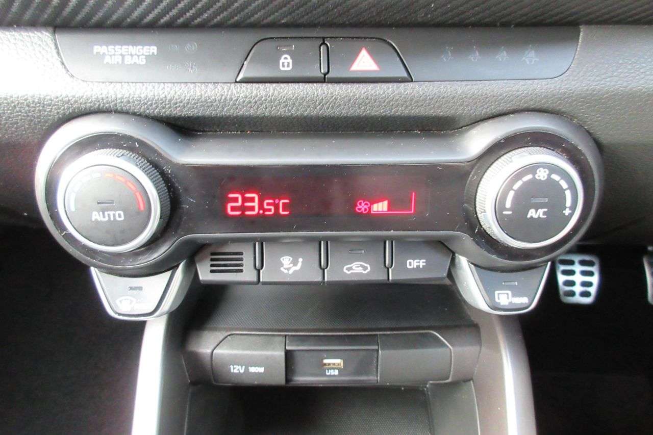 2021 KIA STONIC 2021 KIA STONIC