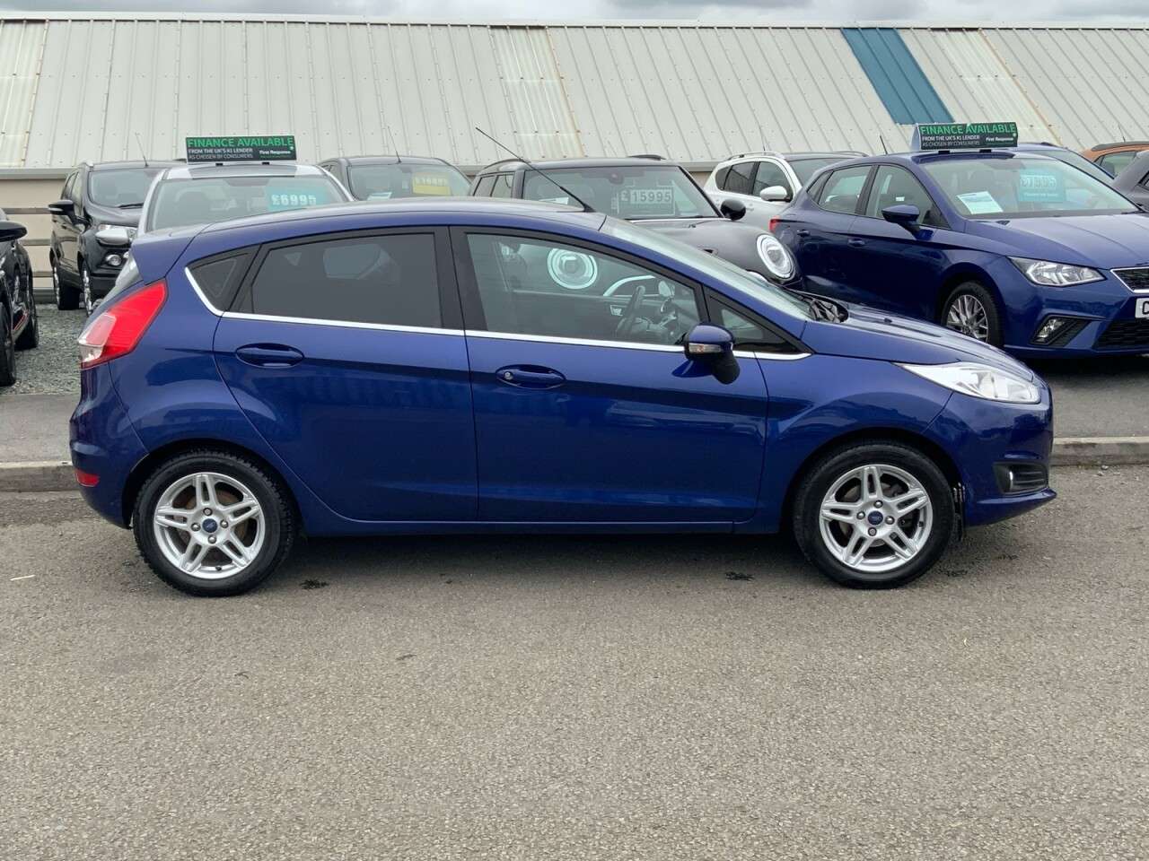 A 2014 FORD FIESTA 1.2 ZETEC 5d 81 BHP A 2014 FORD FIESTA 1.2 ZETEC 5d 81 BHP