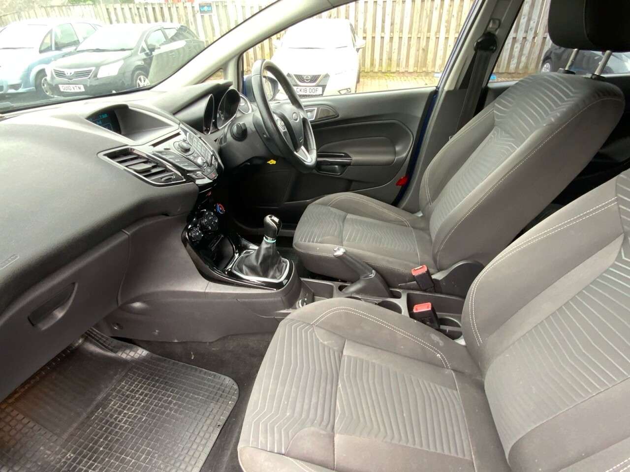 A 2014 FORD FIESTA 1.2 ZETEC 5d 81 BHP A 2014 FORD FIESTA 1.2 ZETEC 5d 81 BHP