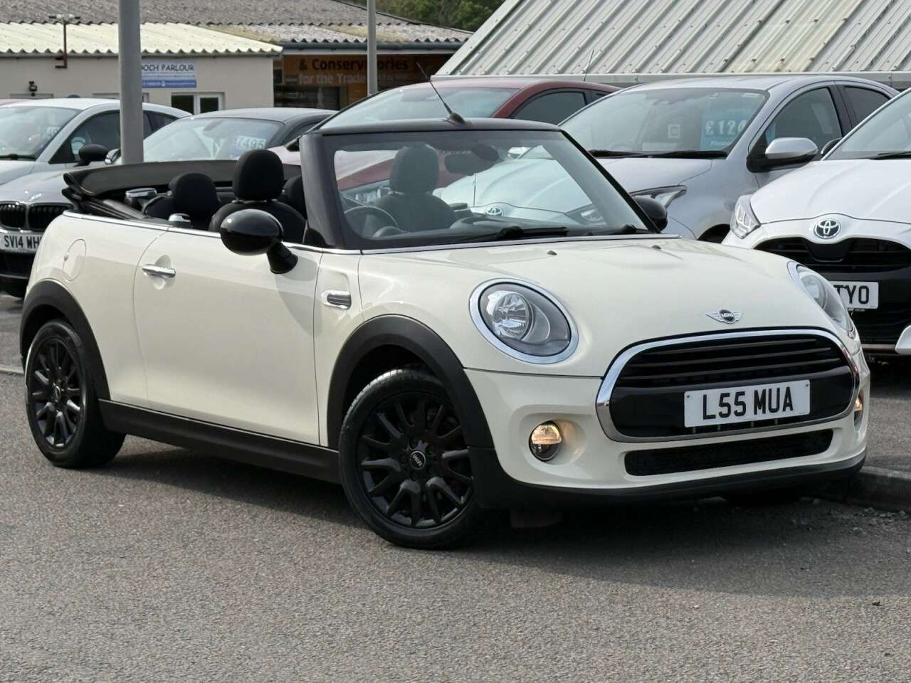 A 2017 MINI MINI COOPER A 2017 MINI MINI COOPER