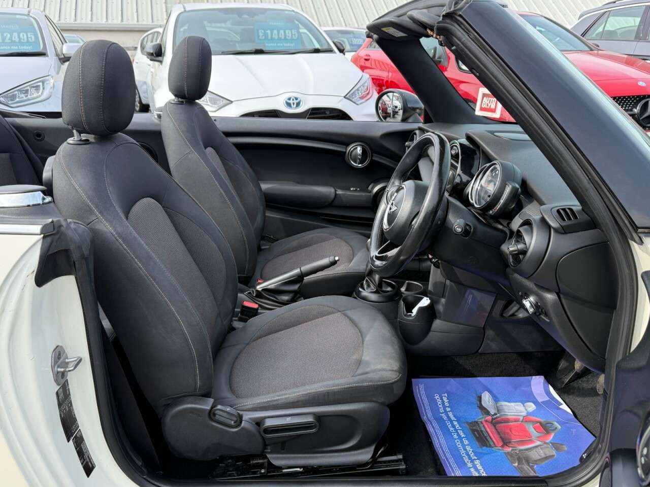 A 2017 MINI MINI COOPER A 2017 MINI MINI COOPER