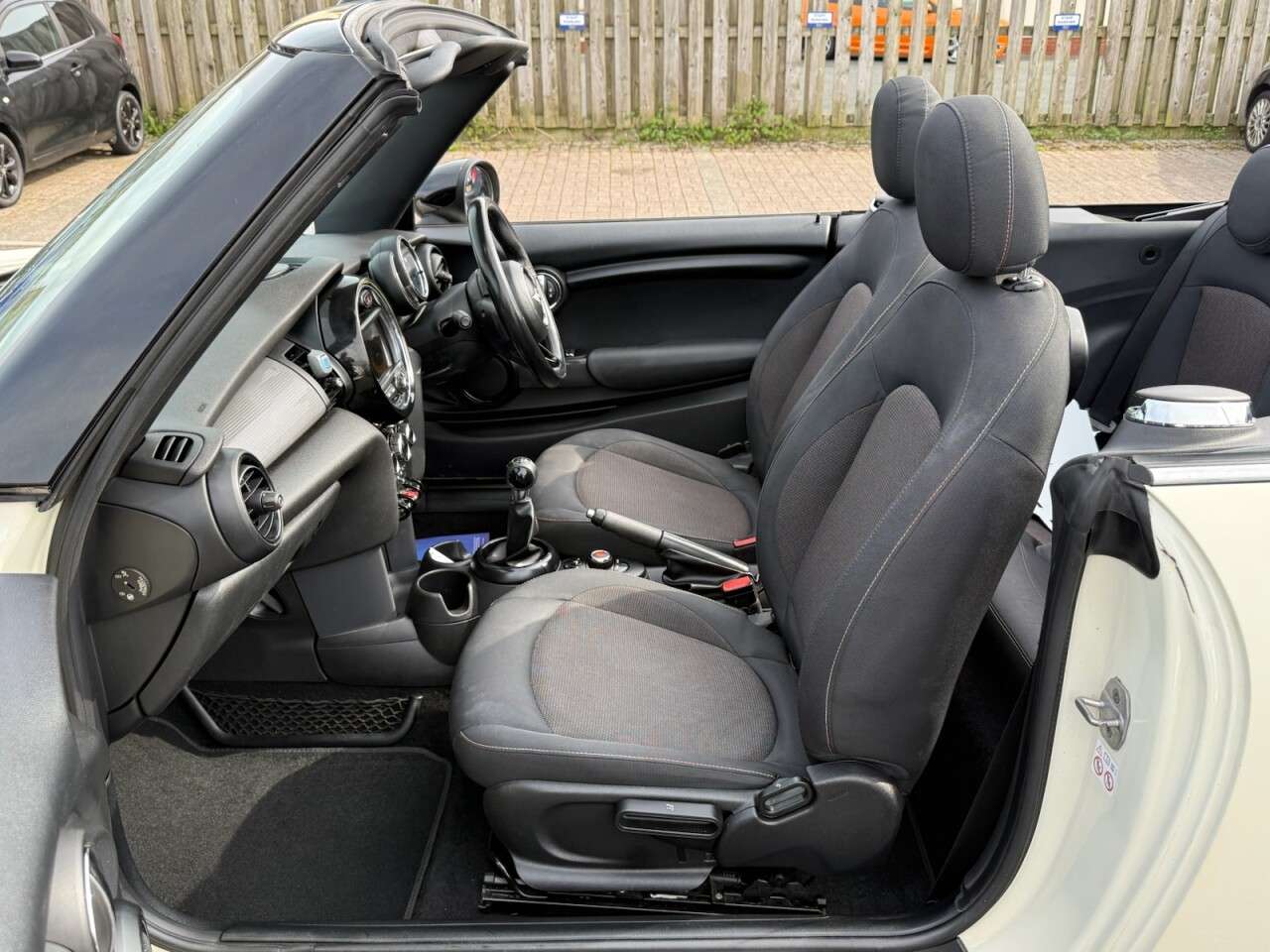 2017 MINI CONVERTIBLE 2017 MINI CONVERTIBLE