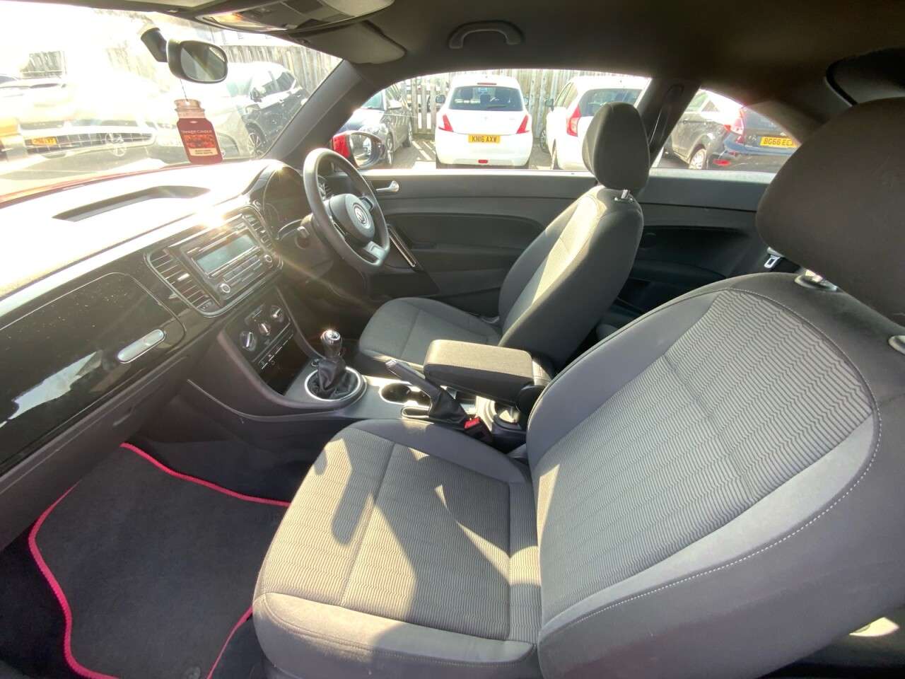 A 2014 VOLKSWAGEN BEETLE 1.6 TDi BLUEMOTION TECHNOLOGY 3d 104 BHP A 2014 VOLKSWAGEN BEETLE 1.6 TDi BLUEMOTION TECHNOLOGY 3d 104 BHP