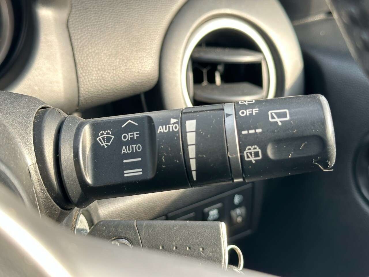 2012 MAZDA MAZDA2 2012 MAZDA MAZDA2